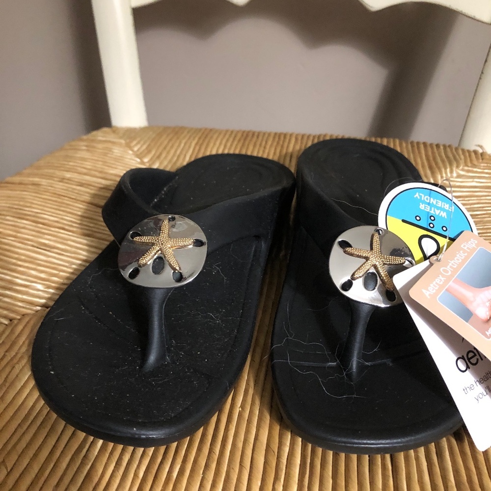 New with tags Aetrex  sandals
